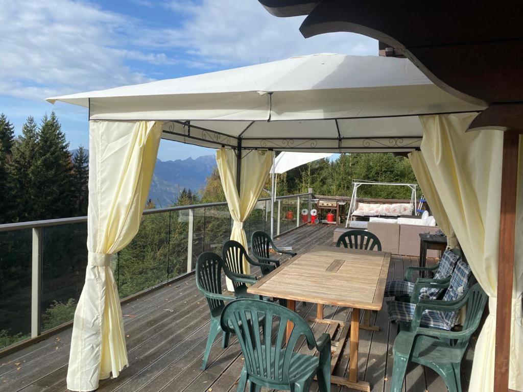 Chalet Traditionnel Avec Jacuzzi Exterieur Bex Exteriör bild