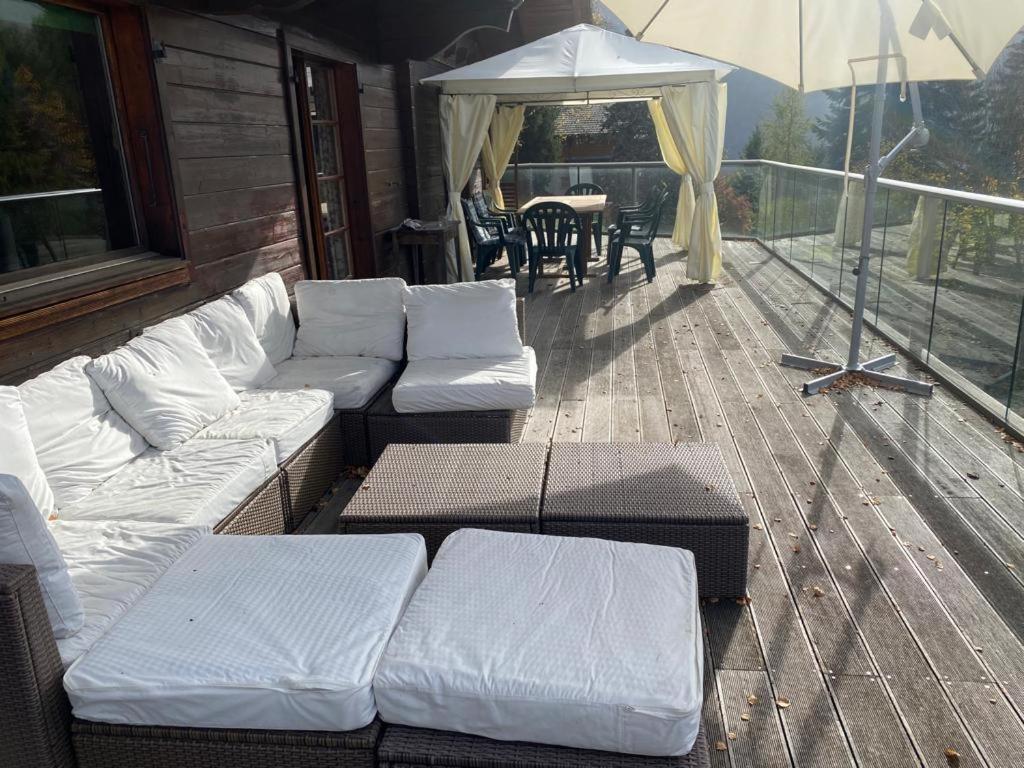 Chalet Traditionnel Avec Jacuzzi Exterieur Bex Exteriör bild