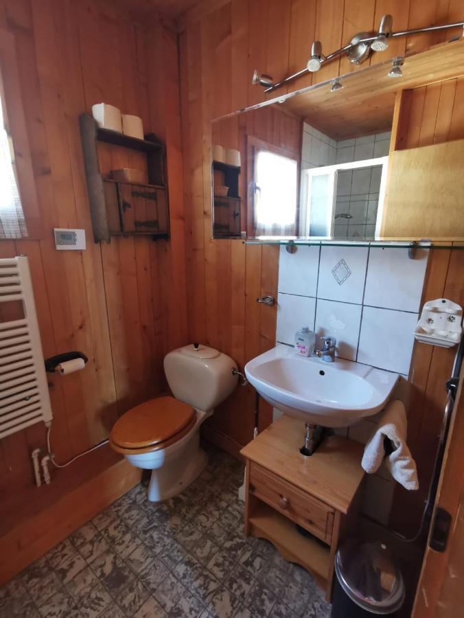 Chalet Traditionnel Avec Jacuzzi Exterieur Bex Exteriör bild